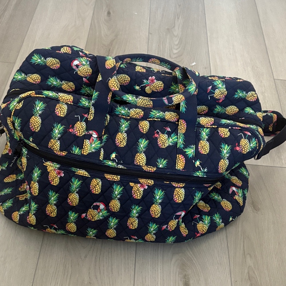 Vera Bradley Toucan Party Pineapple quilted bag set. Plus 4 other travel items - Picture 12 of 16